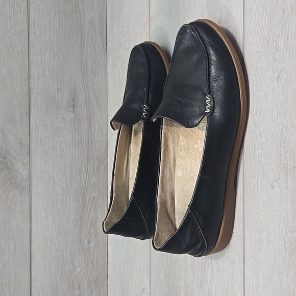 Olukai Women's Kiele Leather Black Loafers Slip On Shoes Sz 8 - Picture 2 of 11